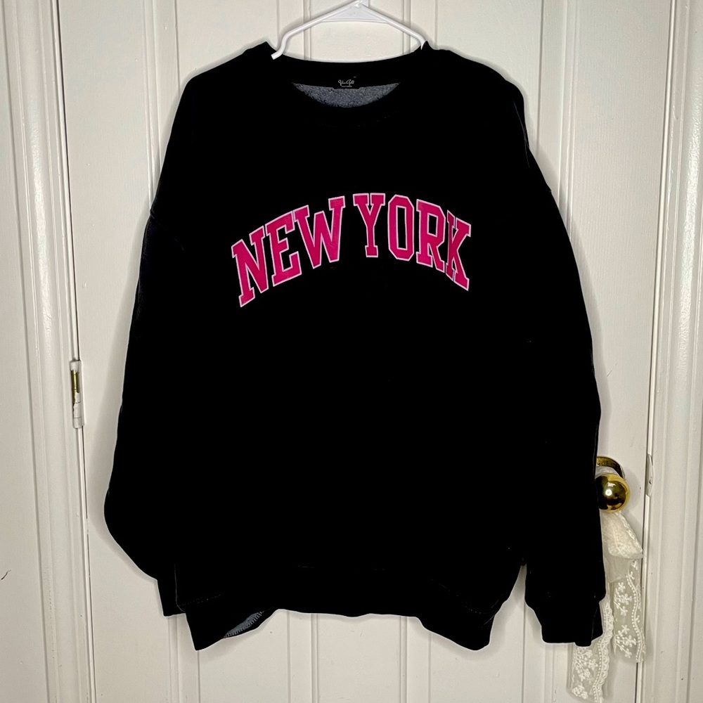 brandy melville oversized crew neck 💘